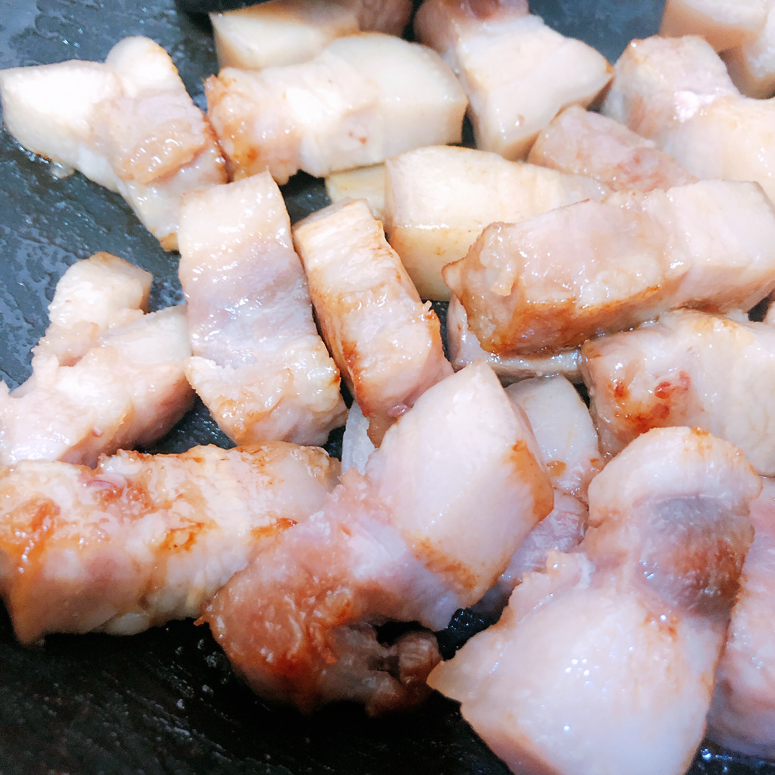 红烧肉加鹌鹑蛋如何做,红烧肉和鹌鹑蛋怎么做好吃