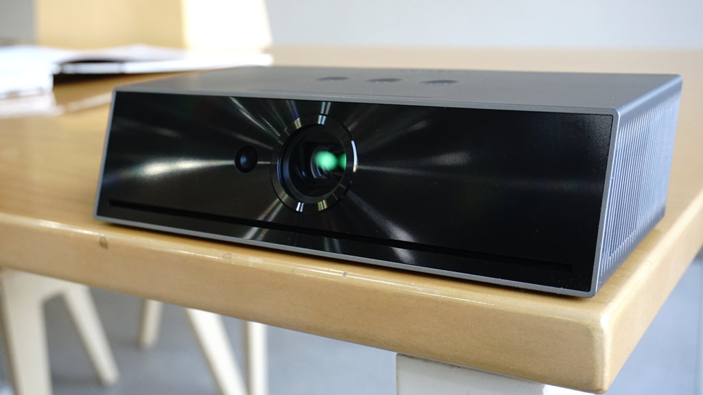 客厅用投影仪代替电视机好不好,客厅电视机和投影仪