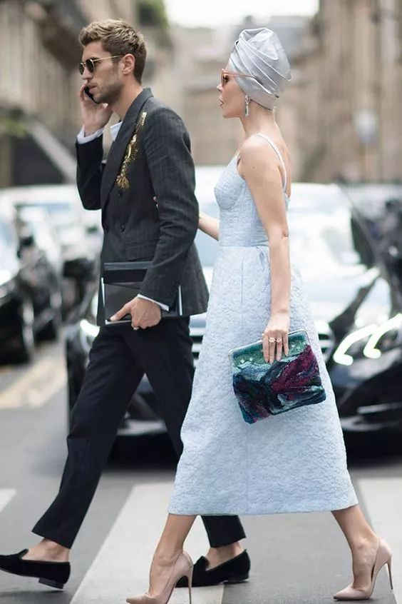 女人为什么总是爱买衣服,爱买衣服的女人有多好配音