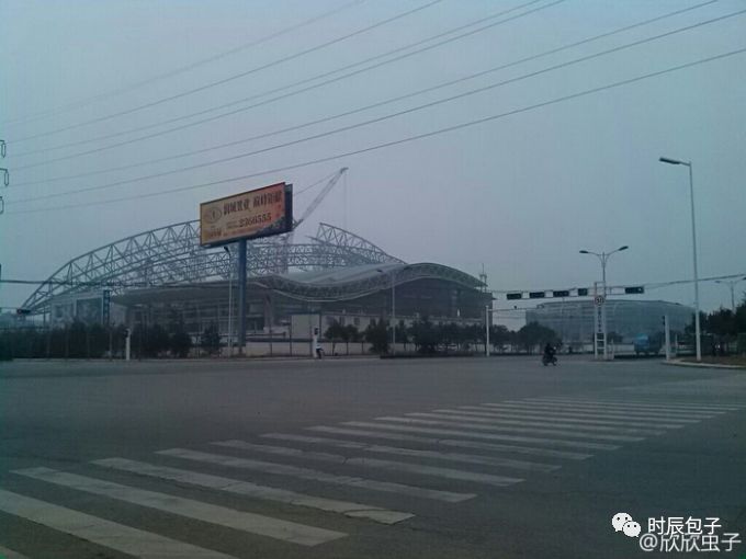 闀垮畨绔炴妧娓崡涓诲満,闄曡タ闀垮畨绔炴妧娓崡浣撹偛涓績