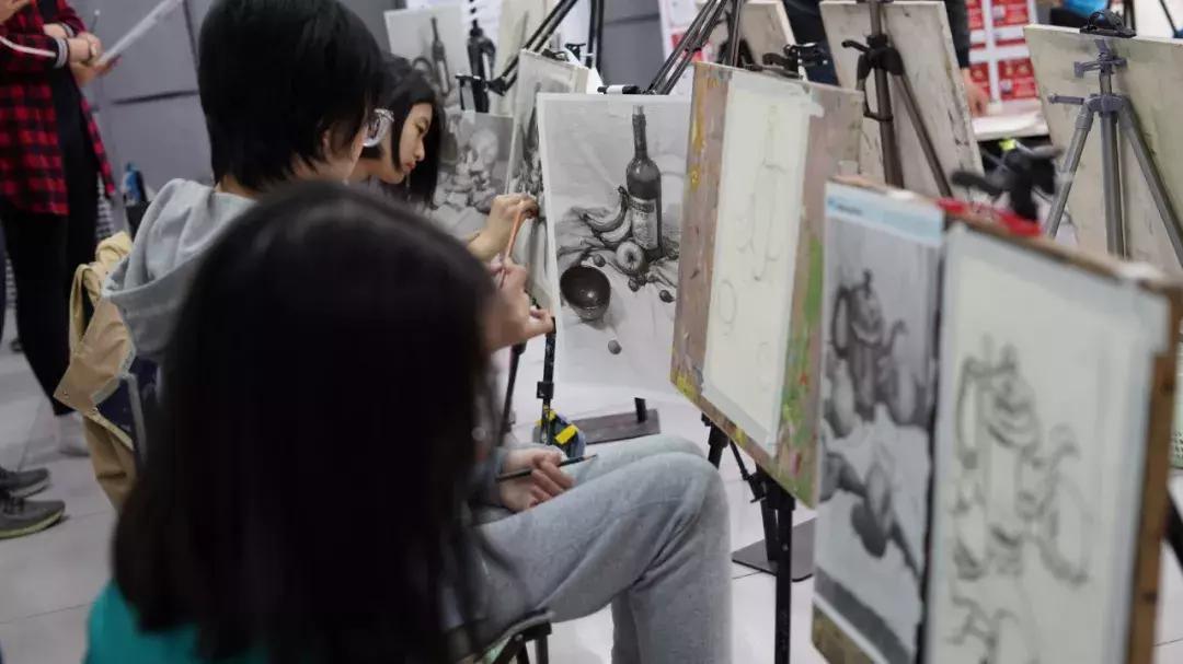 屹立画室最新视频,屹立画室直播