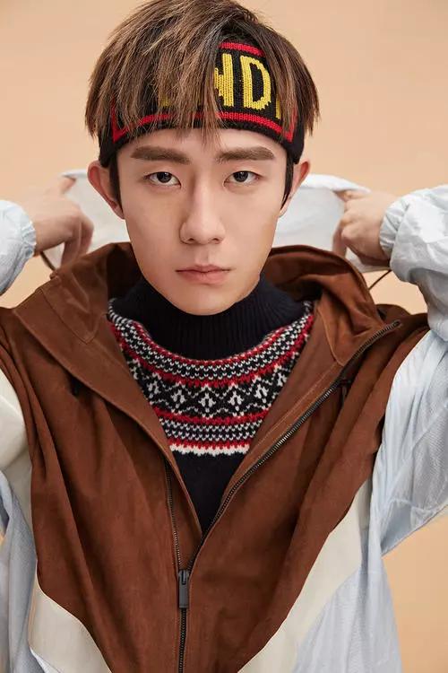 陈奕迅阿迪解约了吗,陈奕迅解约阿迪后首现身