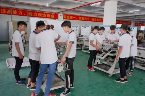 初中毕业考没学上?家长很“头疼”,三条“出路”可参考