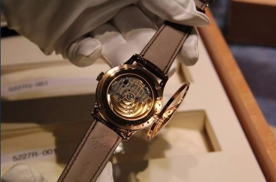 国外买表入境,在国外低价买的国内高价卖违法吗