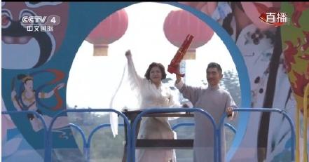 吴京邓超同台,吴京李晨胡军走红毯