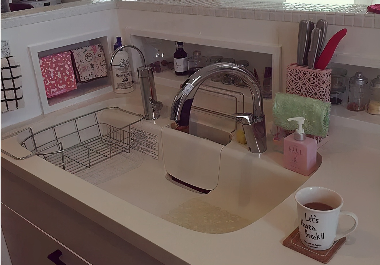 厨房留两个排水口设计,厨房两个水槽设计