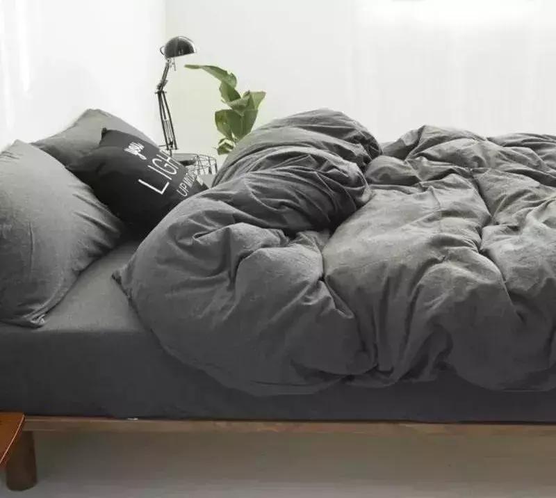 “你不换床单就是想让我死”：那些被父母逼疯的90后