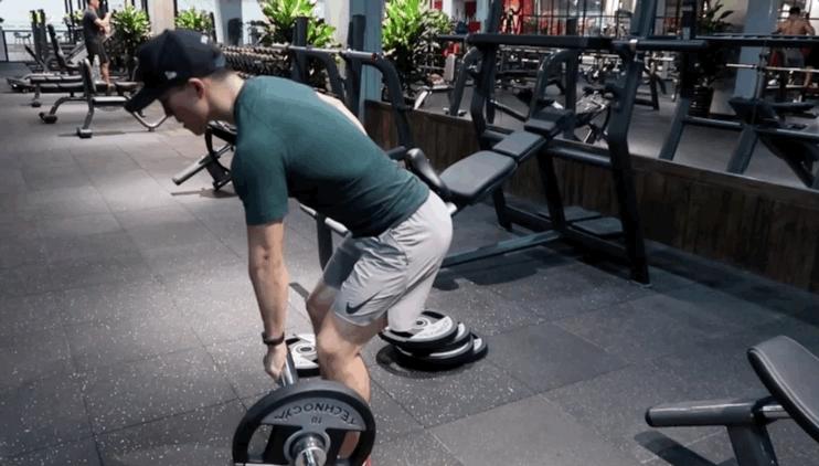 t杆划船半握还是全握,t杠划船示范讲解