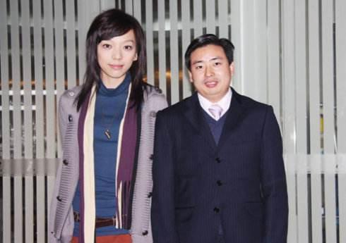 摆摊卖义乌小商品一天能赚多少钱,一对夫妇摆地摊一晚挣9000元