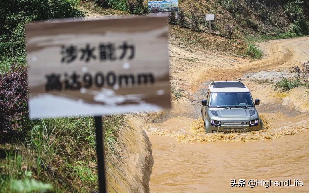 路虎卫士90110130的区别,路虎卫士902.0t越野试驾