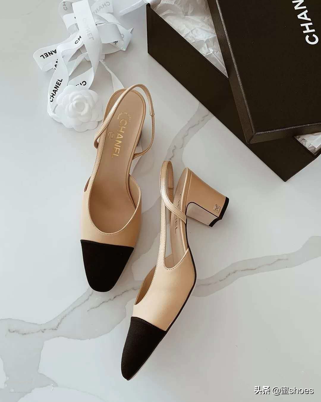 刘雯穿的运动鞋有哪些,刘雯穿搭全靠小白鞋