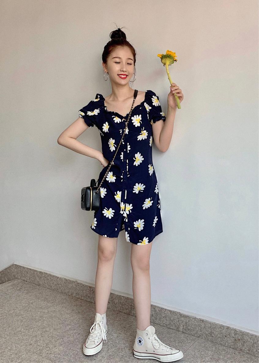 今年流行的鞋子帆布鞋,帆布鞋时尚与运动的完美结合