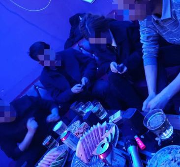 诱骗16岁女孩去ktv上班犯罪,14岁少女被骗ktv