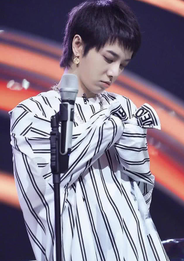 我证明：纯情少年华晨宇真的没有整容没有植发没有情人没有私生子