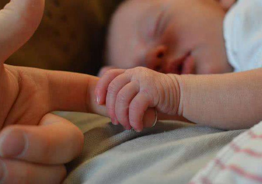 9岁小孩为什么妈妈一走孩子就哭,妈妈一走宝宝就哭闹怎么办