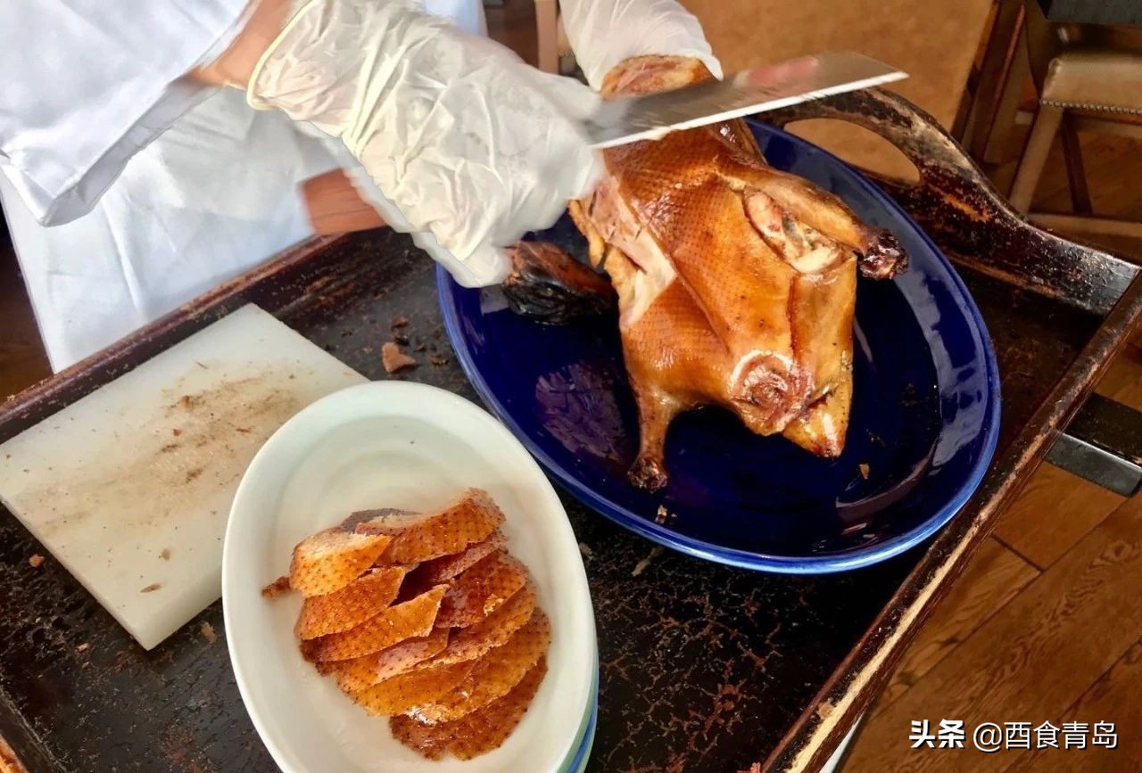 普京大帝在青岛吃的烤鸭,也是我的最爱,除了贵没毛病
