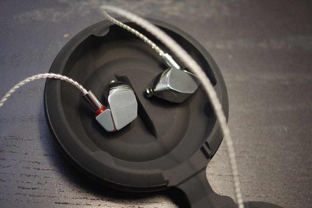 全铍振膜呈现通透自然音色,FinalA8000旗舰入耳耳机|硬核测评