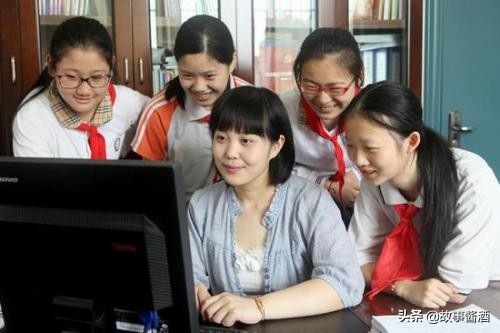 学生盒子：在家长群里，老师怕的不是“拍马屁”，而是“免打扰”