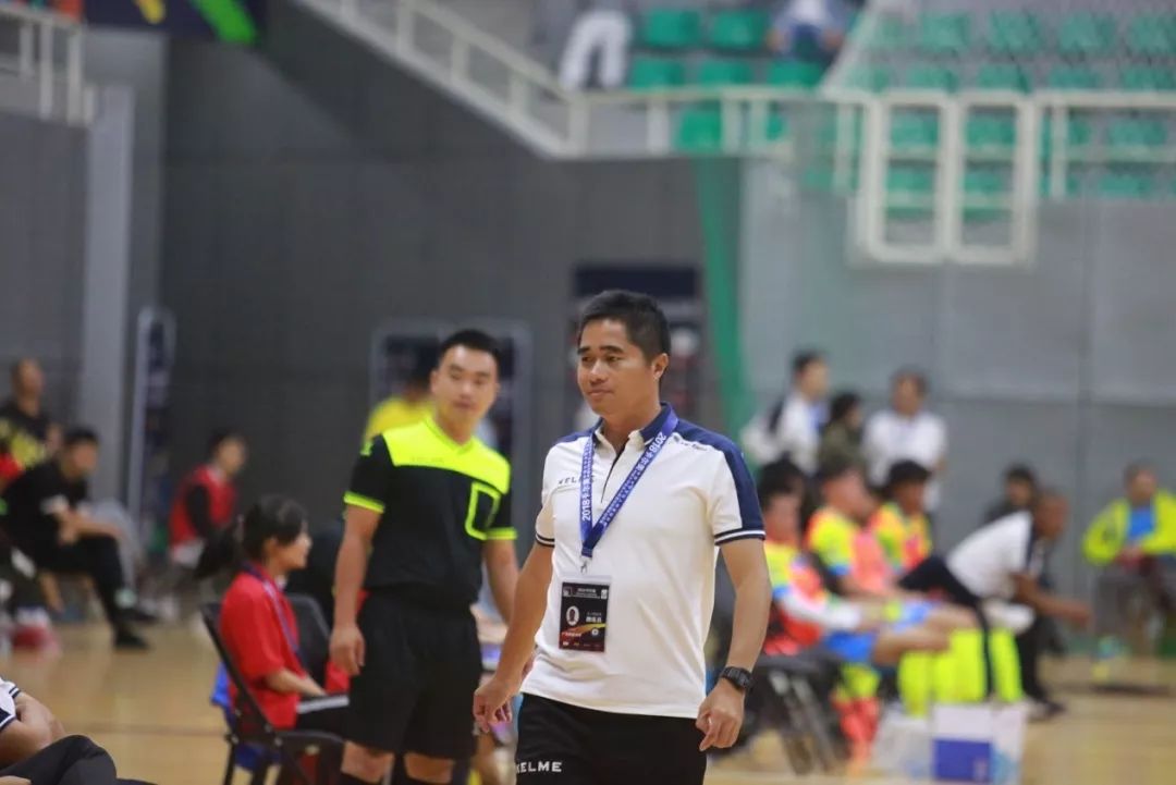 广西民族大学主教练关安霖：面对三峡大学没守门员只能放开拼