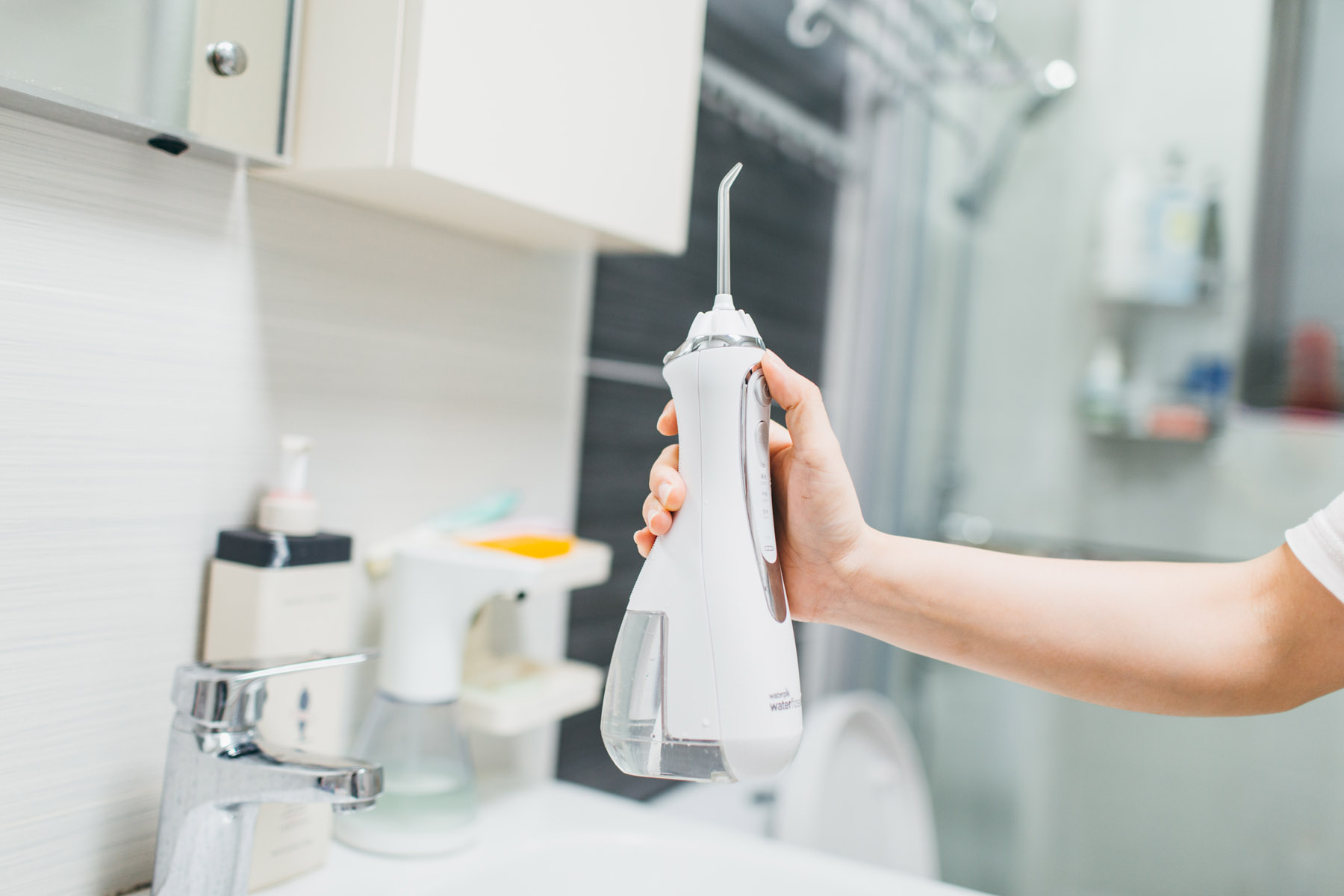 冲牙器台式和便携式哪种好,便携式冲牙器真实评测推荐第一名