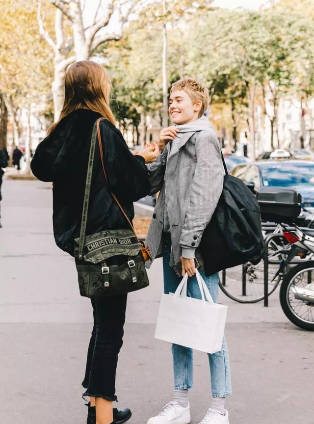 露脚踝袜,今冬不流行露脚踝了露袜才更时髦