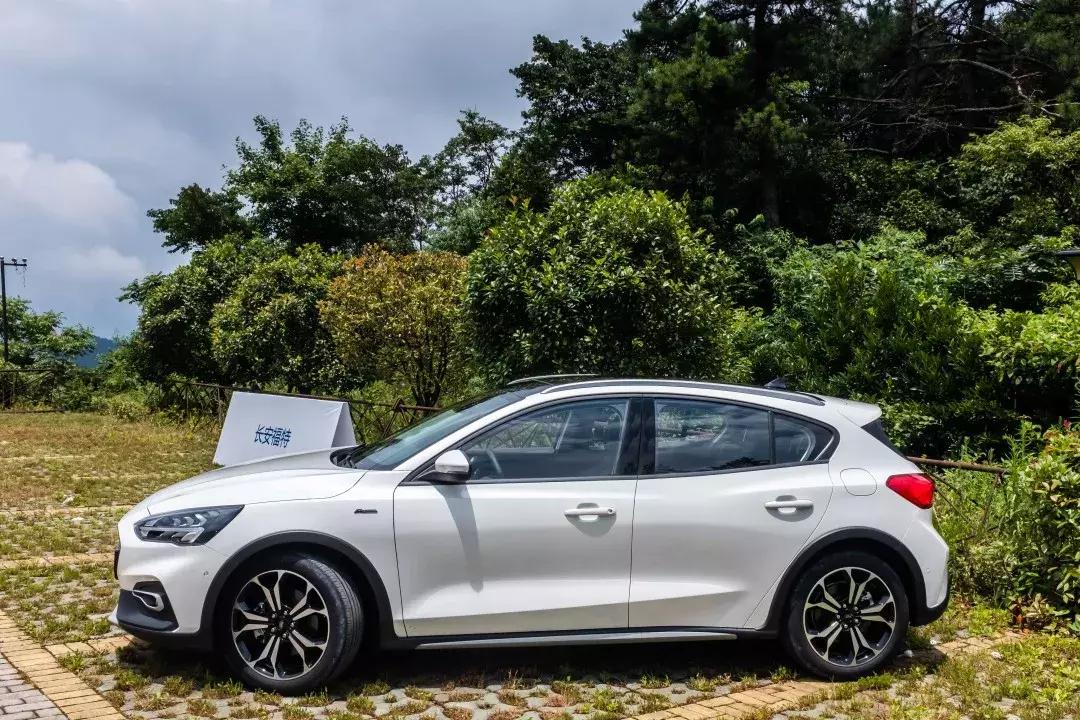 试驾福克斯rs越野,试驾测评福特福克斯最新款