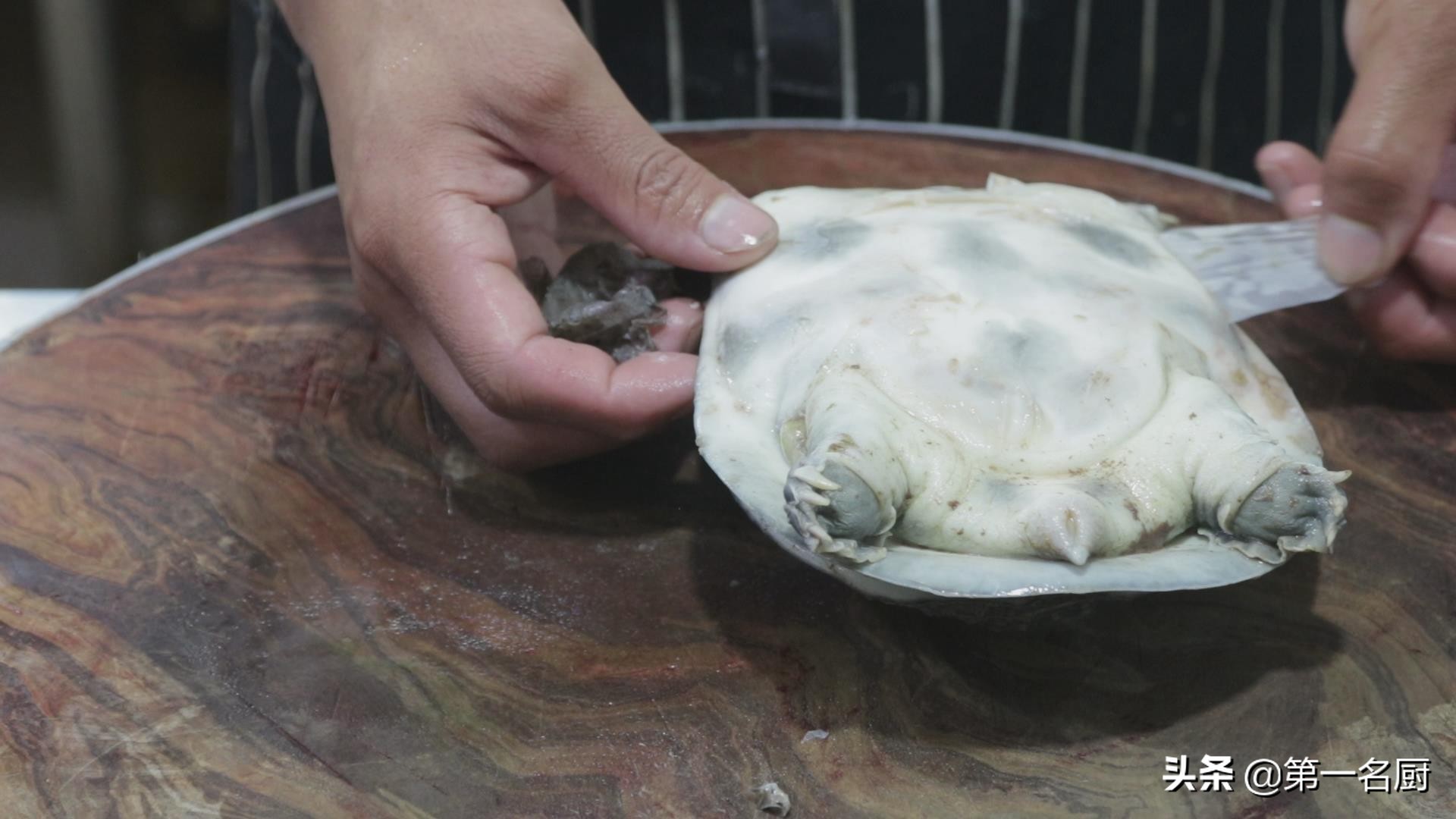 甲鱼汤怎么炖好喝营养又好还不腥,甲鱼汤怎么炖好吃家常做法