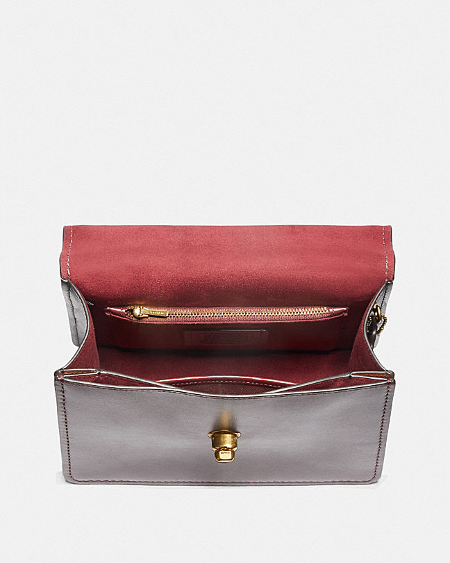 秋冬适合什么包包,秋冬选什么款式包包