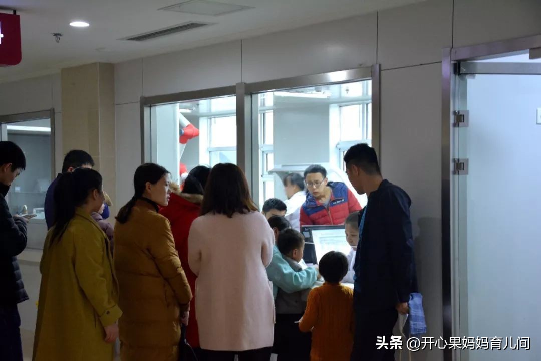 怎么样安抚孩子抽血哭闹,如何安抚孩子去抽血