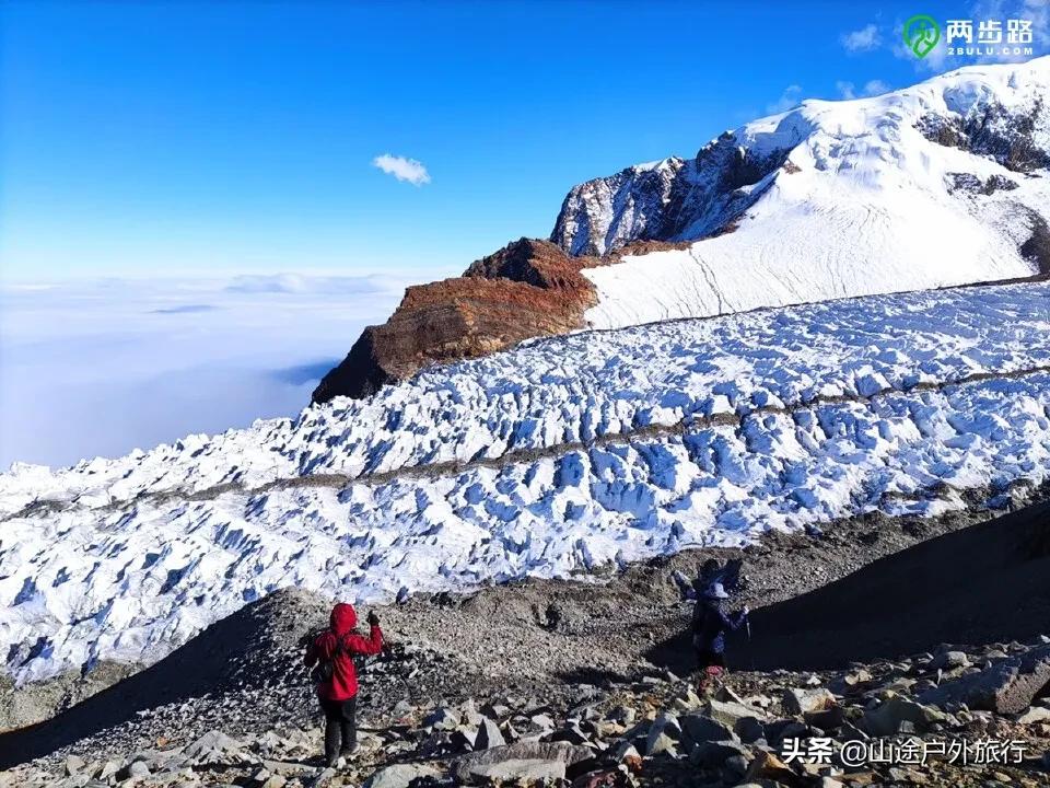 户外爬山三大忌讳,户外有风险爬山需谨慎量力而行