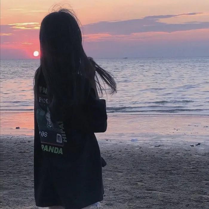 喜欢上哥哥的朋友言情小说推荐,喜欢上哥哥的朋友比我大十岁