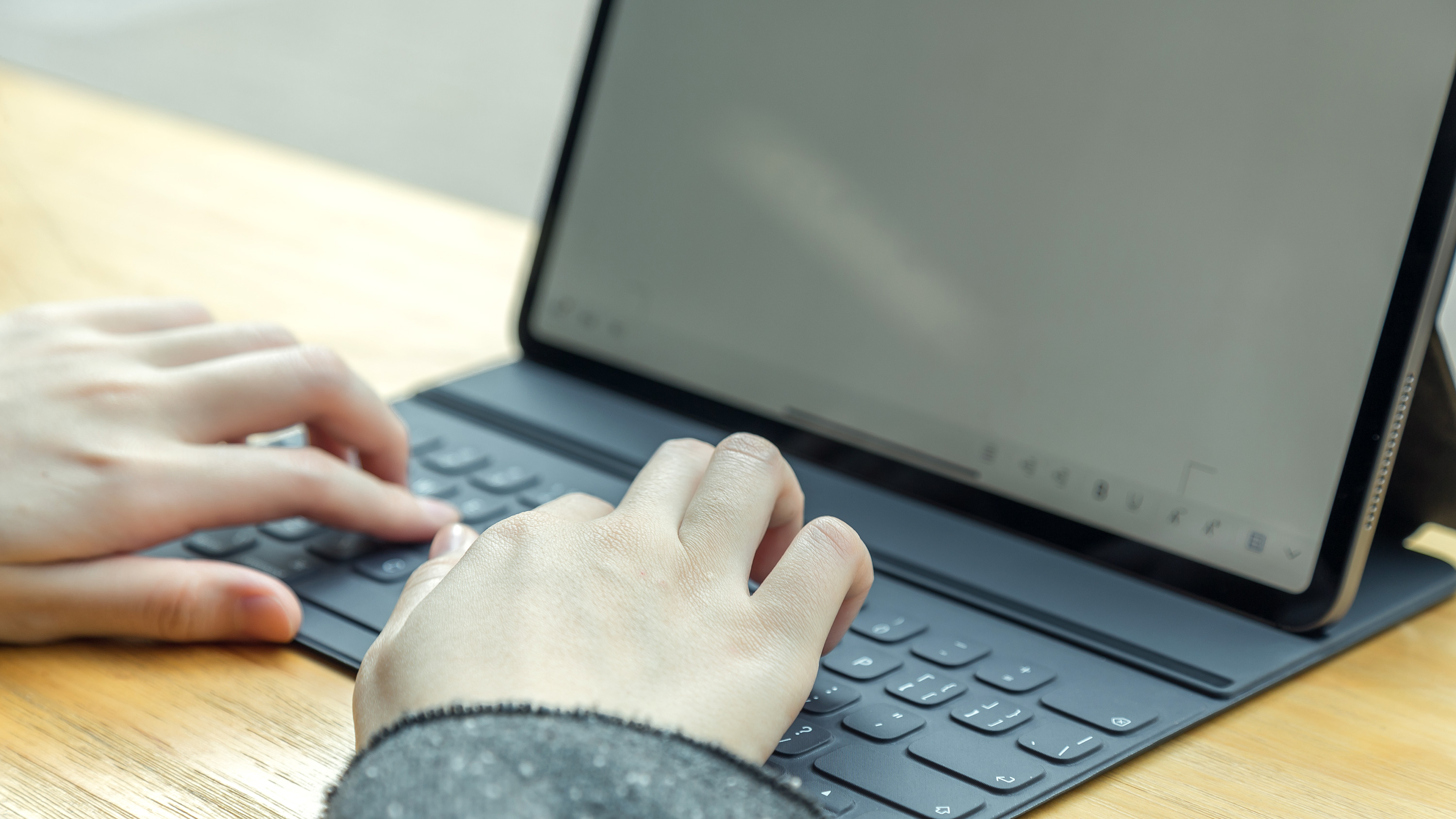 出差带平板工作,出差带ipadpro变弯