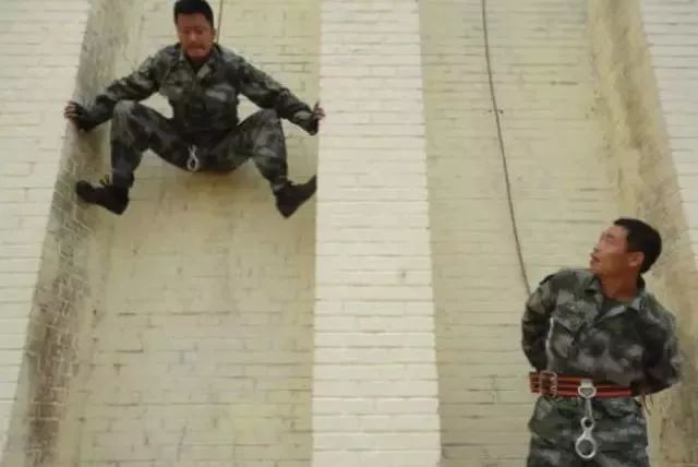 吴京戒赌镜头,赌侠2002张家辉吴京