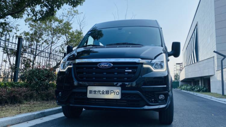 新世代全顺pro短轴低顶试驾,售16.38万起新世代全顺pro试驾