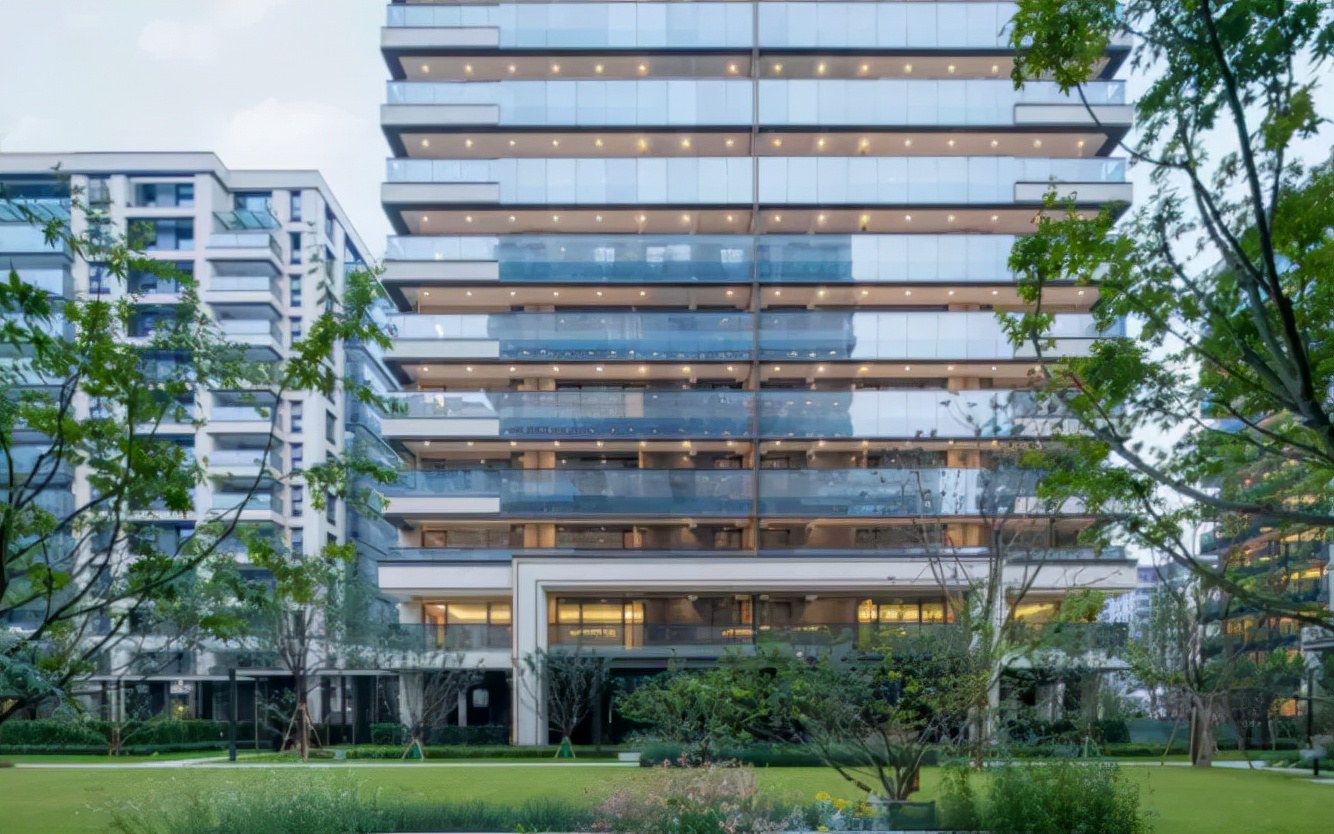 园林和外立面哪个更重要,龙湖园林施工和外立面