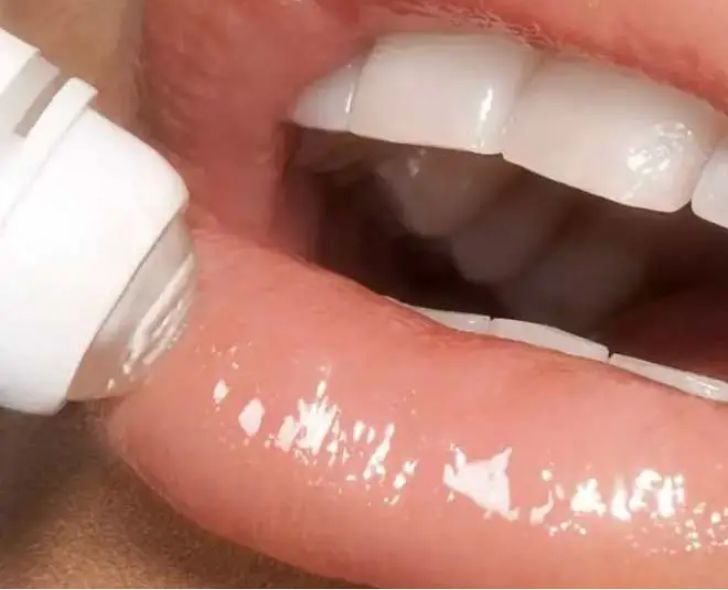 就算戴上口罩也遮不住魅力,即使戴上口罩也无法掩饰你的美