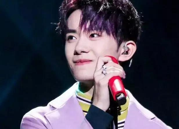 吴谨言迪丽热巴对比惨烈，热巴年纪更小却因这个bug显老10岁？