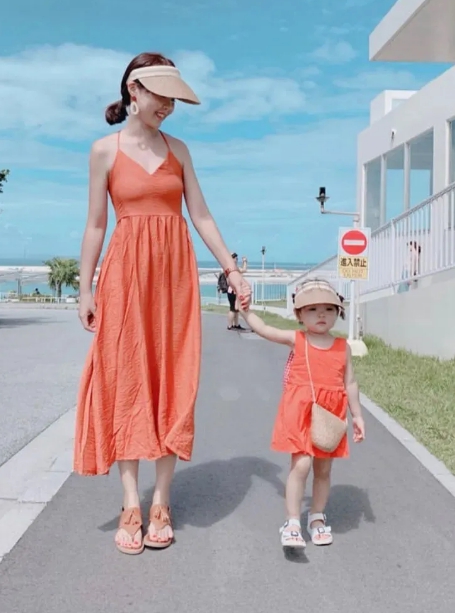 亲子装一家三口高级感亲子照,亲子穿搭技巧视频教程