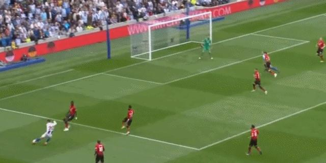 曼联门将德赫亚对比亨德森,曼联7分钟追3球德赫亚神扑