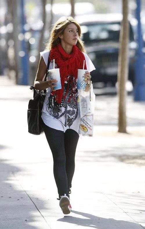 连裤袜要怎么穿才好看,厚的裤袜要怎样搭配才不low