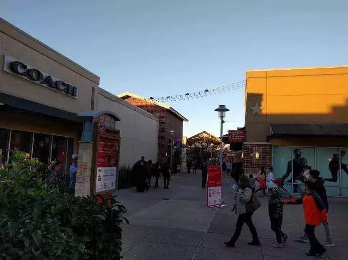 十大奥莱品牌,奥莱品牌折扣店和专柜哪个好