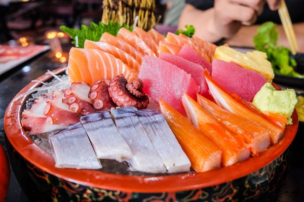 三文鱼都是生着吃的吗,三文鱼到底好不好吃生的能吃吗