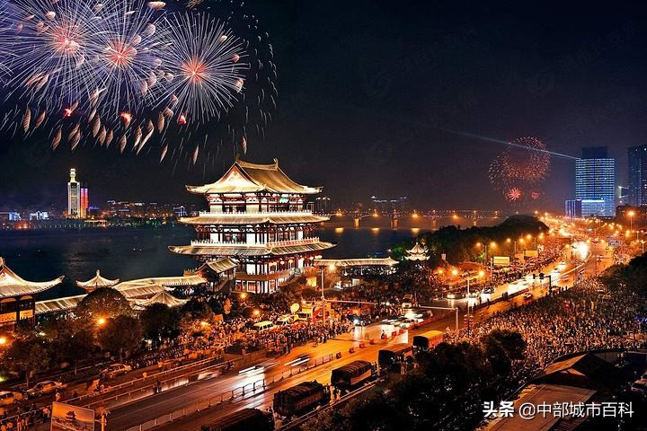 万亿明星城市，娱乐之都长沙还有什么短板？应该只有天气了吧