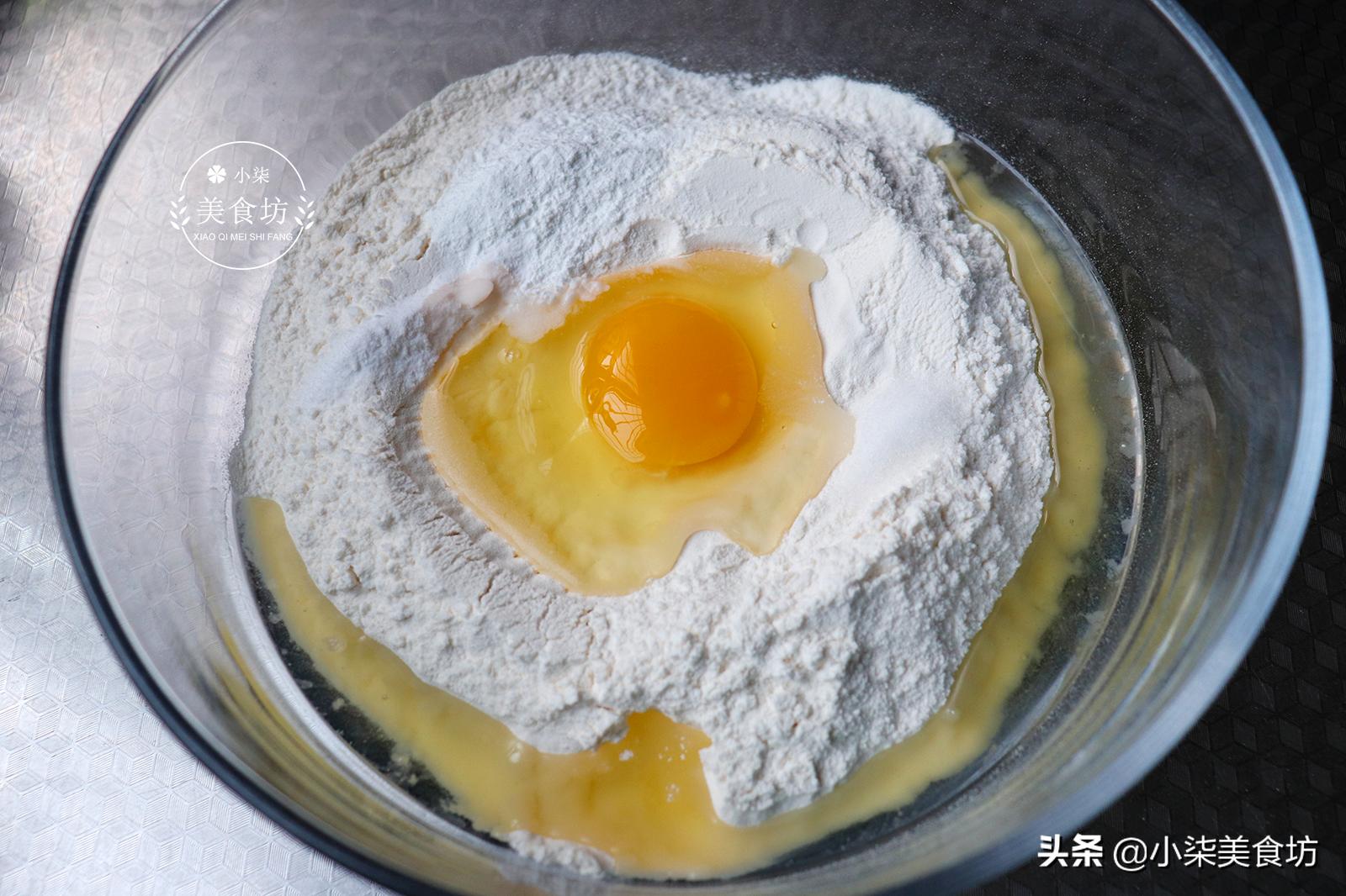 油条当天怎么炸出来又软又蓬松,油条不用泡打粉怎么做酥脆松软