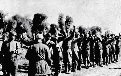 1949年解放军抓获低级战俘，却抽美国高级烟，我军：肯定是条大鱼