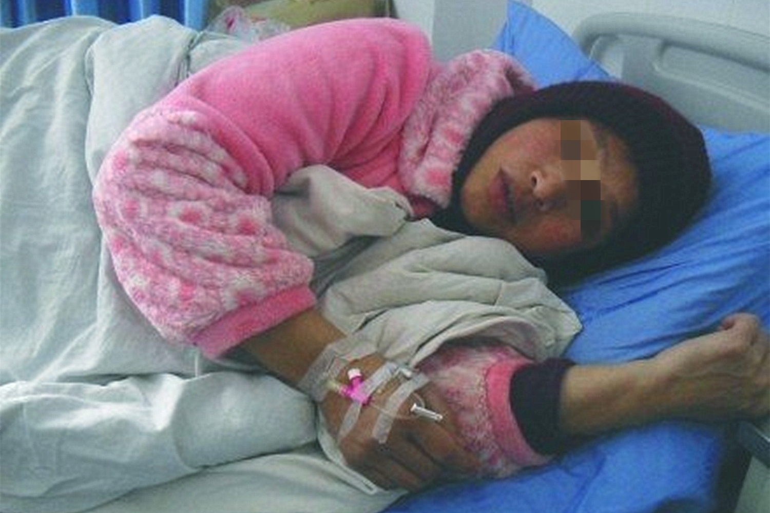 40岁孕妇妊娠43周胎儿仍不出来，去医院检查，医生痛批：糊涂