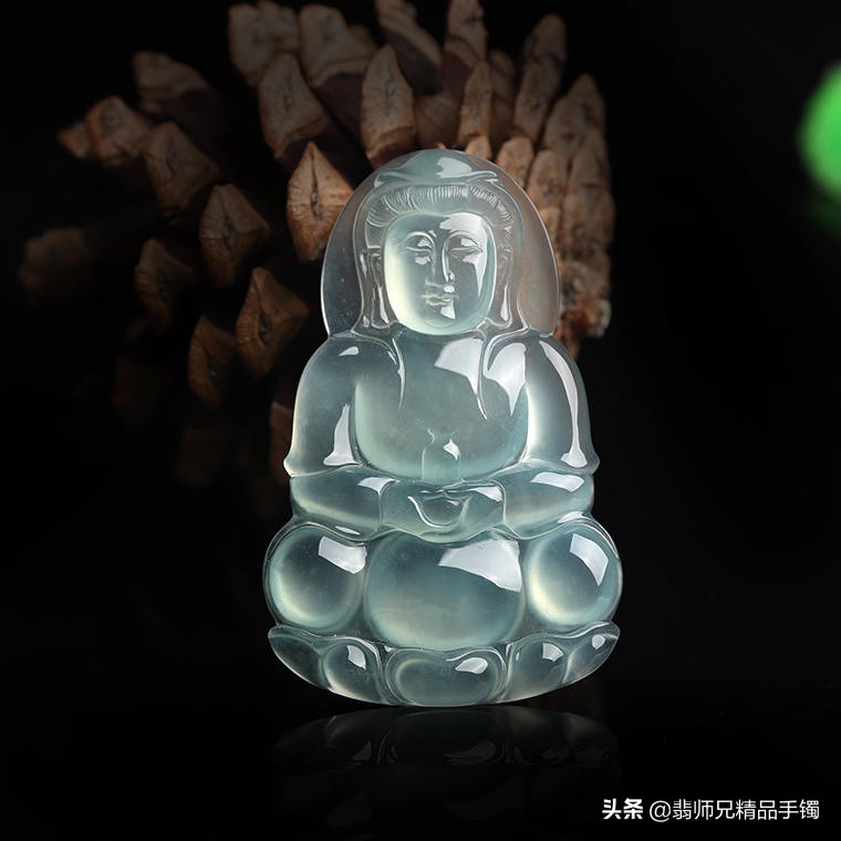 为什么观音菩萨是女相,观音菩萨男的为什么会变成女的