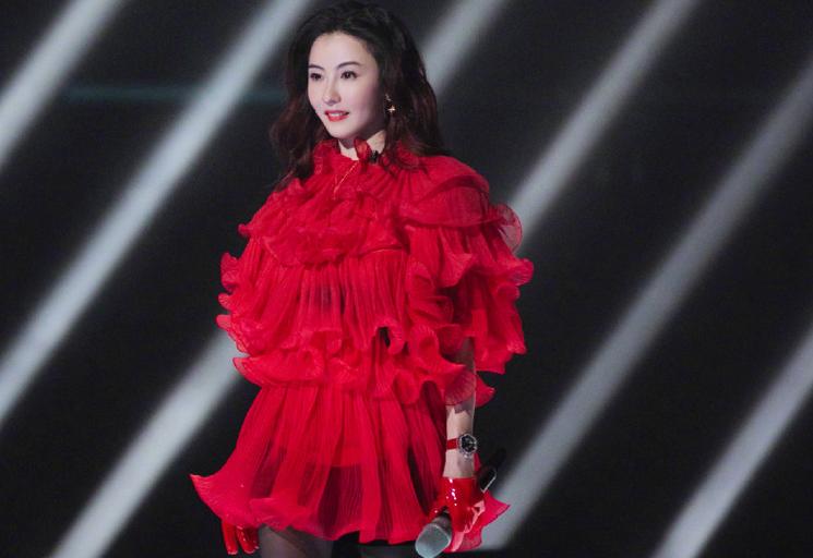 张柏芝唱星语心愿众人感动哭了,张柏芝星语心愿现场是真唱吗