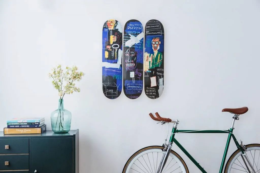 你是滑滑板还是赏滑板？买了艺术家联名的滑板不滑会被说装X吗？