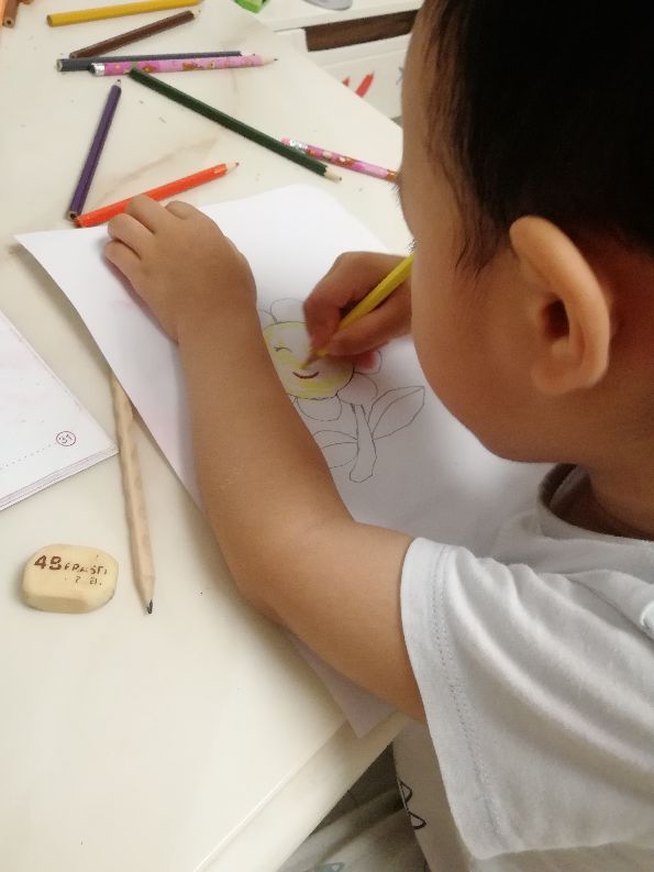 教师节学生给幼儿园老师的礼物,妈妈是老师教师节送什么礼物好